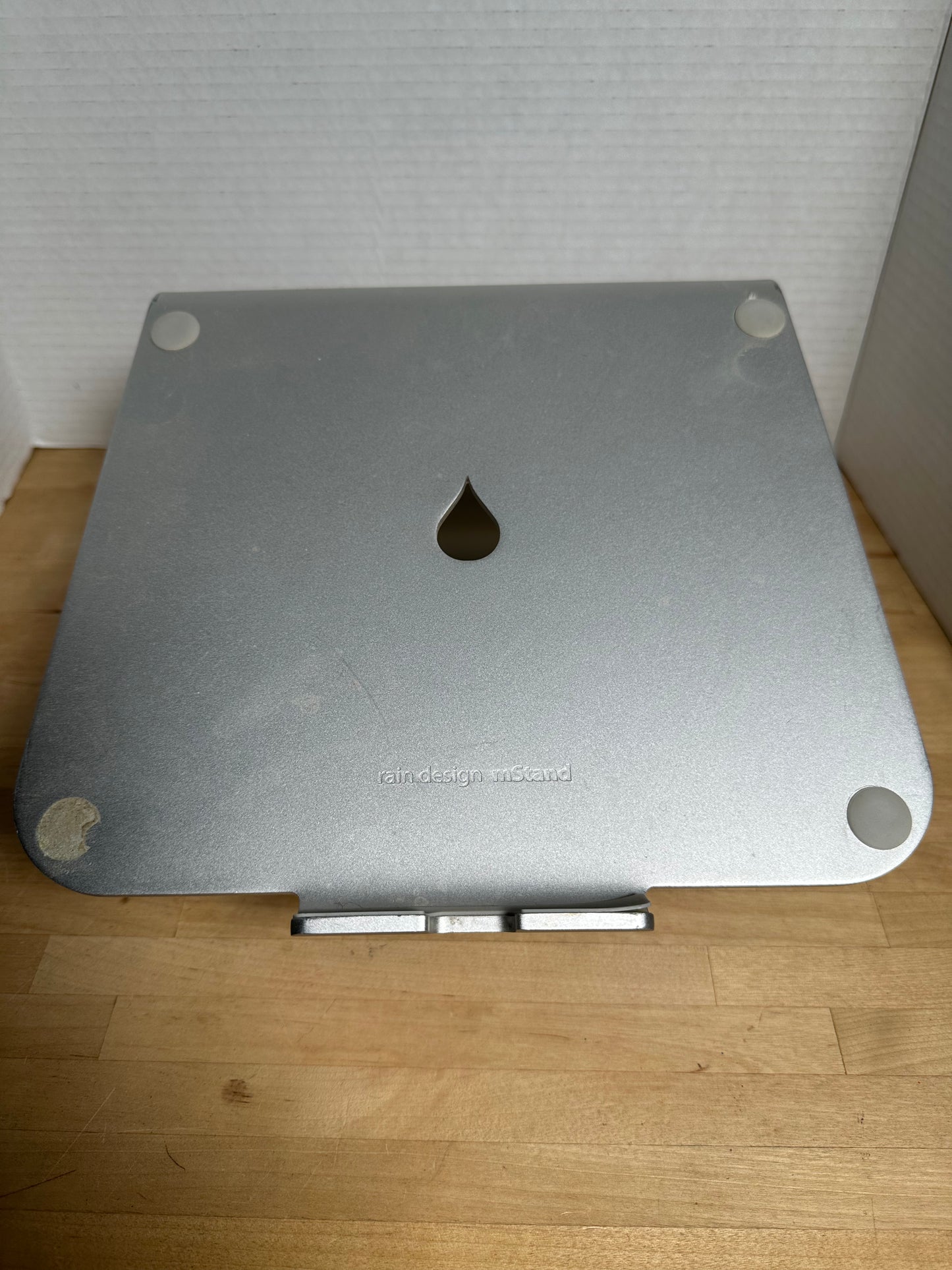 Laptop Stand by Rain